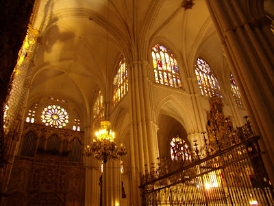 L`ESPAGNE – MOEURS ET PAYSAGES - avec les traditions catholiques de ce pays Catedral_de_Toledo_Interior