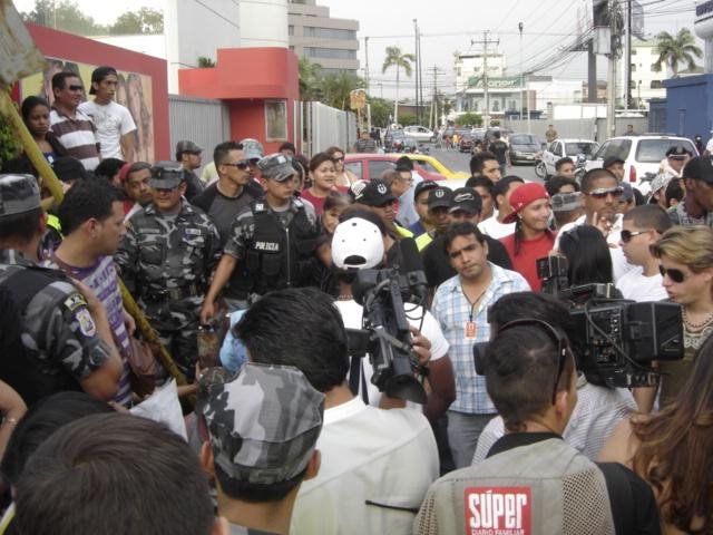 [AUD+PROTESTA.bmp]