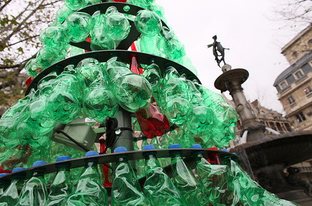[ARBOL+DE+NVIDAD+CON+BOTELLAS.jpg]