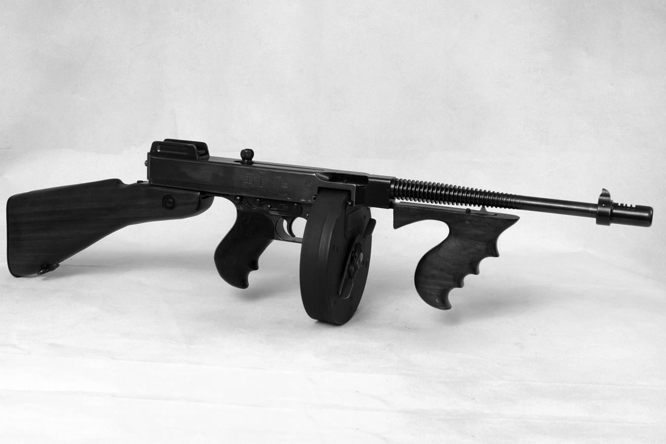 thompson_45_machine_gun.jpg