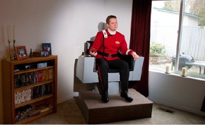 [090319-bedroom.jpg]