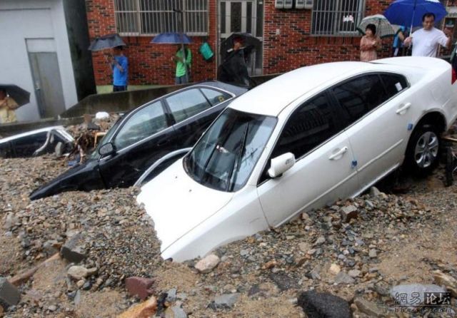 [mud_vs_cars_05.jpg]