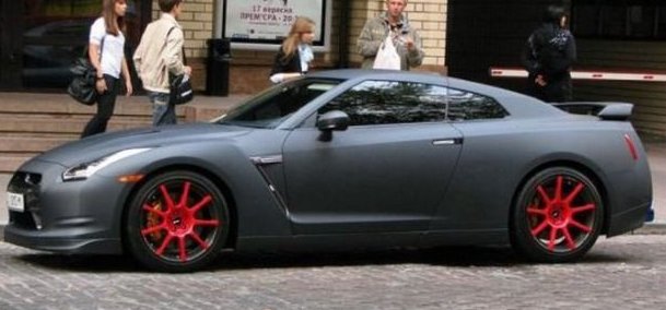 [091019-kiev-car-1.jpg]