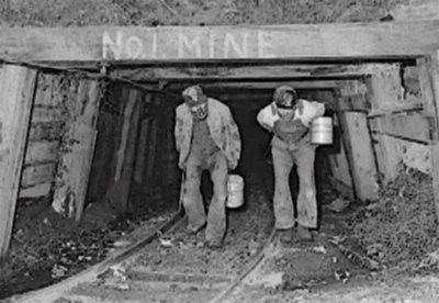 [091212-radon-miners3.jpg]