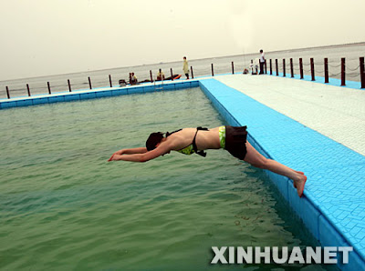 Floating ocean swimming pool Floating ocean swimming pool