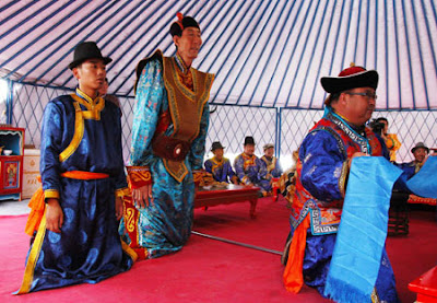 World's Tallest Man Holds Formal Wedding Ceremony World's Tallest Man Holds Formal Wedding Ceremony