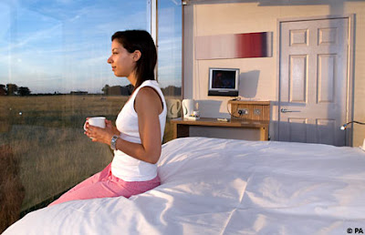 The world's 'first mobile hotel room' The world's 'first mobile hotel room'