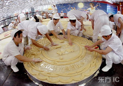 Giant mooncake Giant mooncake