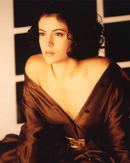 Alyssa Milano as Tess Hawk