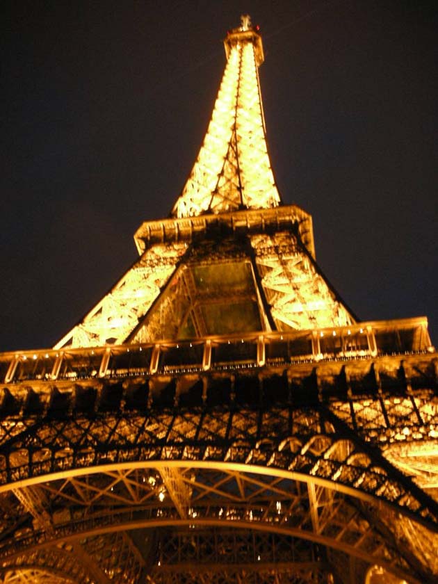 [EiffelTower-Night.jpg]