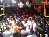 PUBLICO DE LOS MARTES DE SALSA BAUL