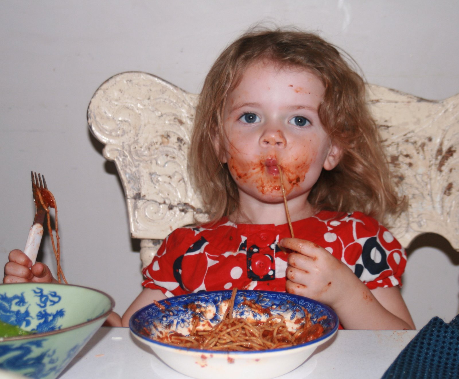 [spaghetti+girl.jpg]