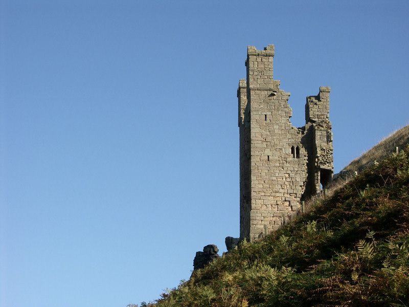 [dunstanburgh+Castle+-+Lilburn+Tower+2.jpg]