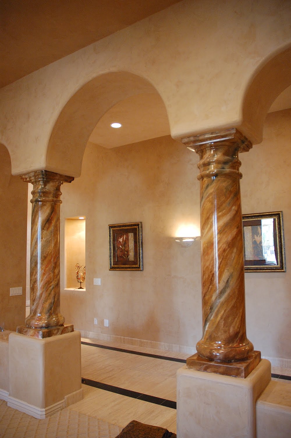PLASTER HOUSTON Faux marble glaze on columns and