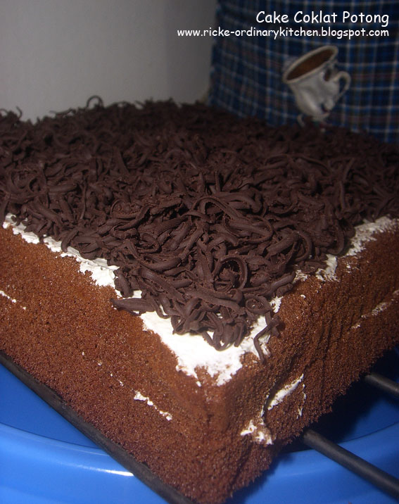 [cake+coklat+potong+2.jpg]