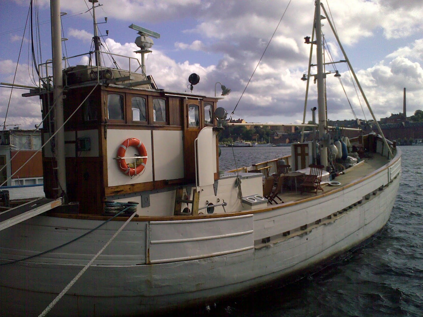 [04092009474-704989.jpg]