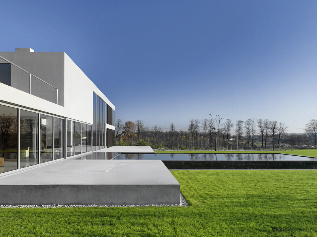 furniture Contemporary house with swimming pool Contemporary-luxury-house-architecture-and-design-with-modern-swimming-pool-design-idea-in-Poland.