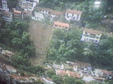 Podemos ver nesta foto a situação do deslizamento com as chuvas que continuam no Rio de Janeiro