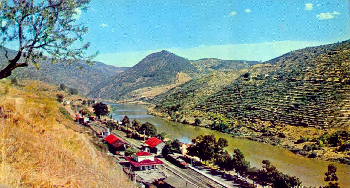 Retratos de Portugal: Carrazeda de Ansiães - Estação Ferroviária do Tua