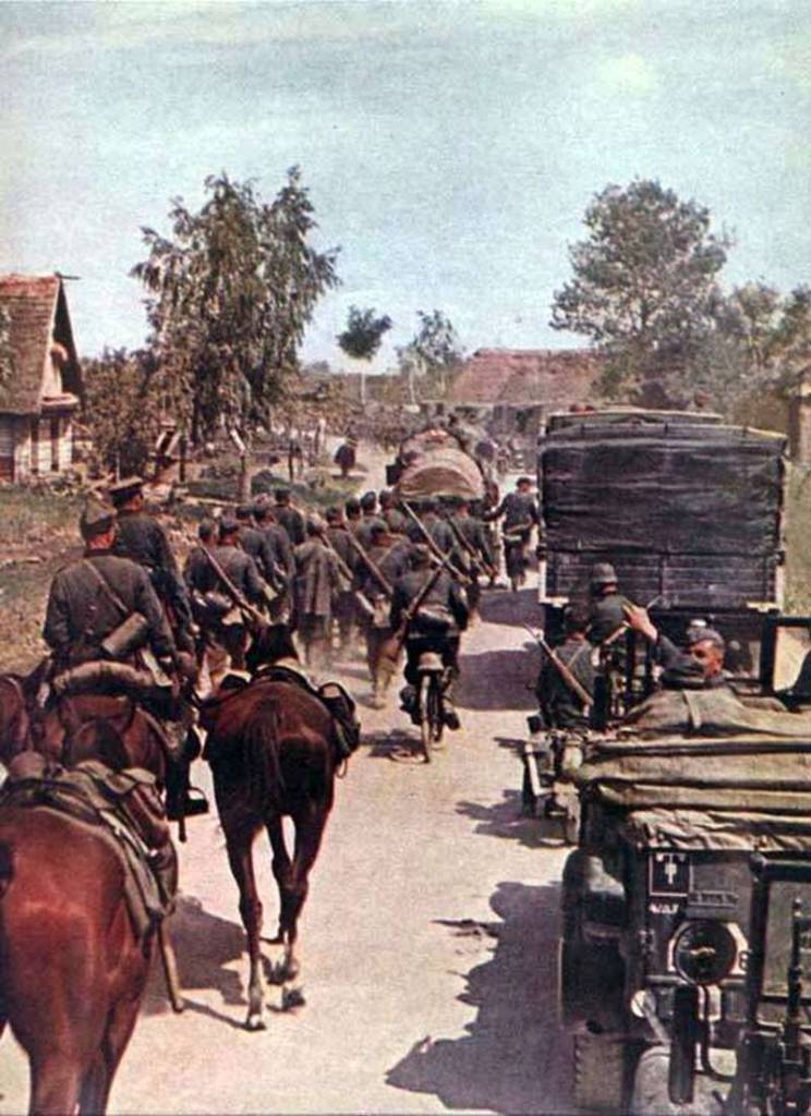 [german+cavalry+russian+supply+line.jpg]