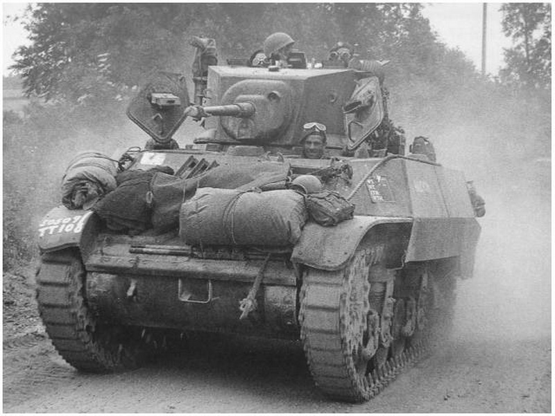 6 juin 44 A+Stuart+V+(M3A3)+of+the+7th+Armoured+Division+in+the+Bocage+on+15+June,+1944