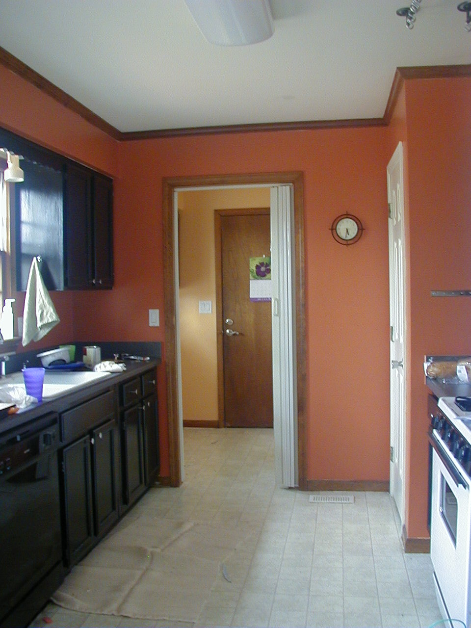 [kitchen+w+laundry.JPG]