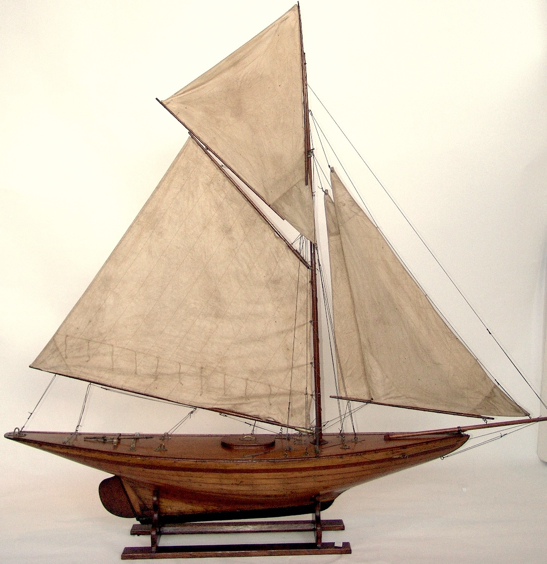 10engines pond yachts