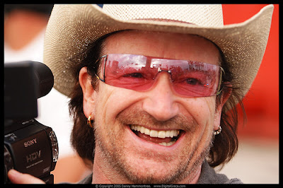 Bono investit dans Facebook.