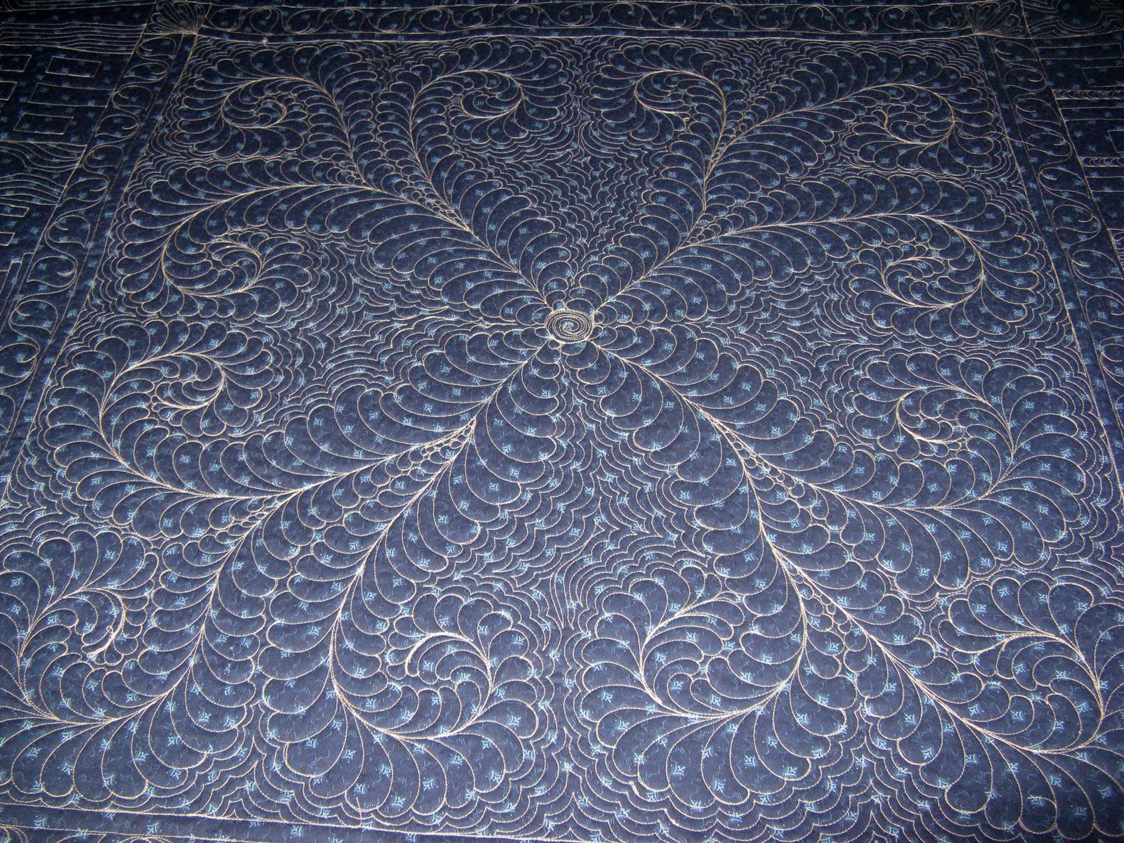 [sharon's+quilt+center+back.jpg]