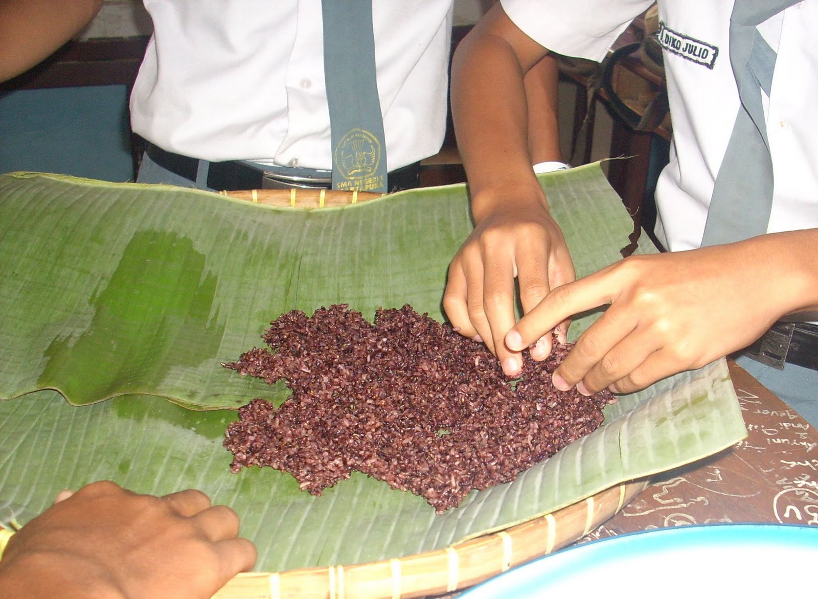 Broken Wings Cara Membuat Tape Ketan Hitam (Praktek Biologi)