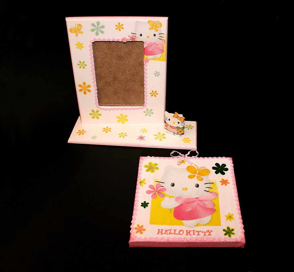 [hello-kitty.jpg]