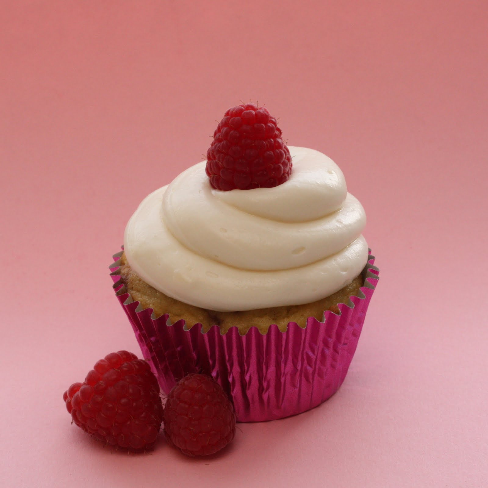 The Doctor's Dishes, Desserts & Decor: Raspberry Cream Cheese Cupcakes