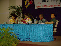 SEMINAR NASIONAL "Memerangi HIV dan AIDS Secara Terpadu Membebaskan Papua Dari Kepunahan"