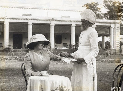 Tea Servant