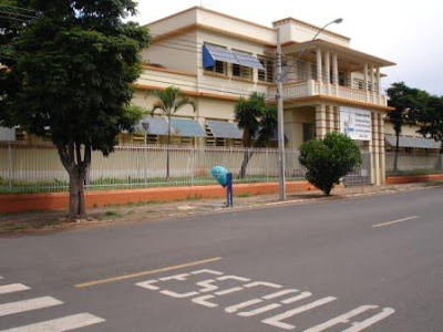 Araguari, a bela do Triângulo Mineiro Escola+Com%C3%A9rcio