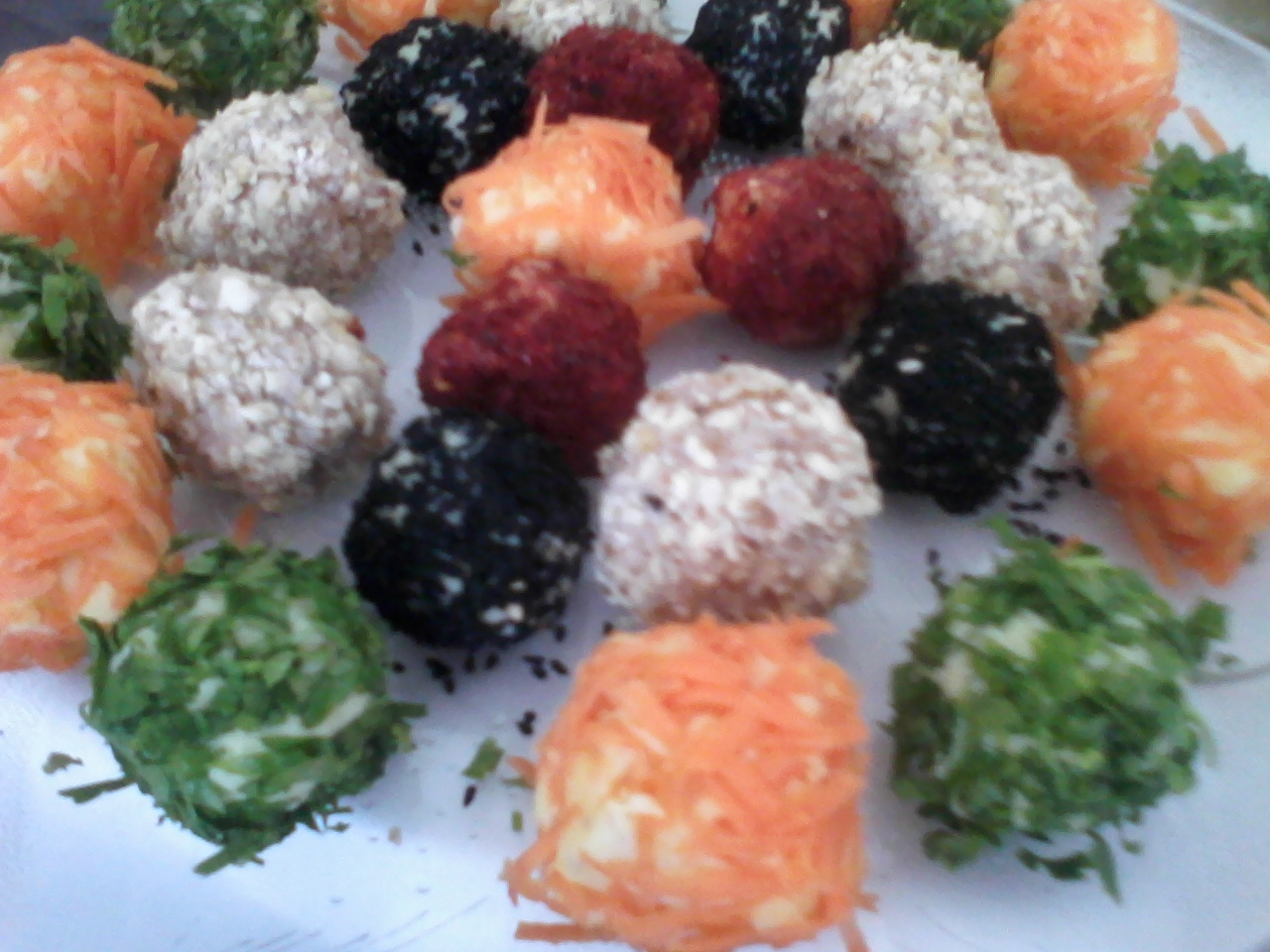 GÖNÜL�ÜN DÜNYASI. YEMEK DAVETİ