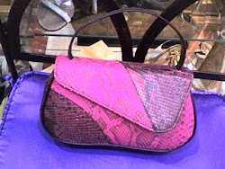 bolso de pitón autentico de la firma Tiffany.