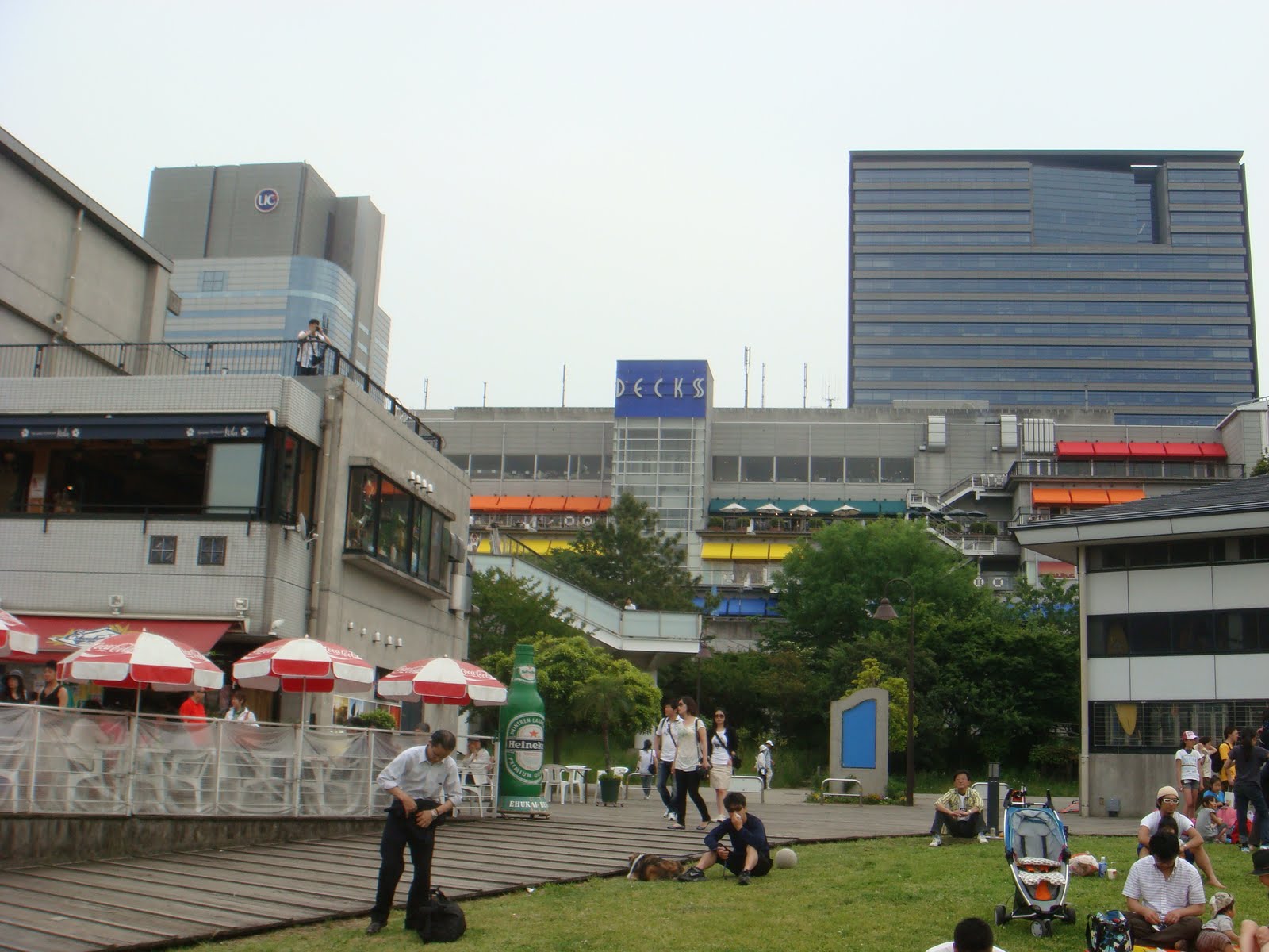 shopping centers aqua city