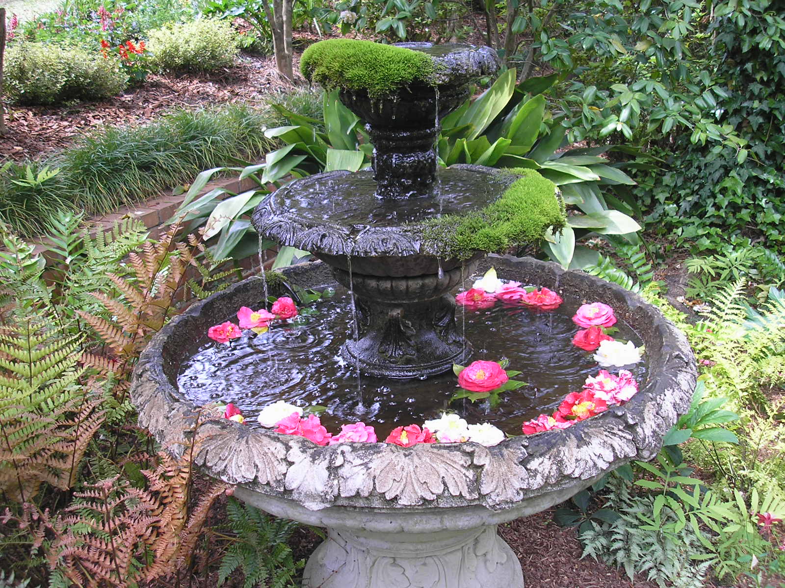 to the BEACH Wilmington, NC 2010 Azalea Garden Tour Homes