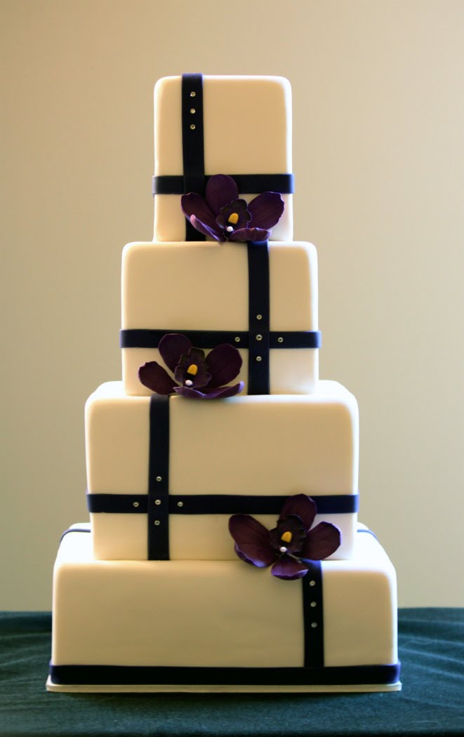 Yesterday I had the honor of creating this wedding cake for Denise and Adam