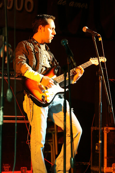 Adrian Castro (abril 2009)