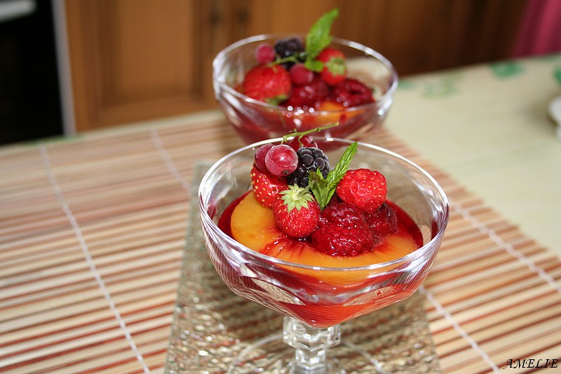 [Peche-coulis-fruits-rouge.JPG]