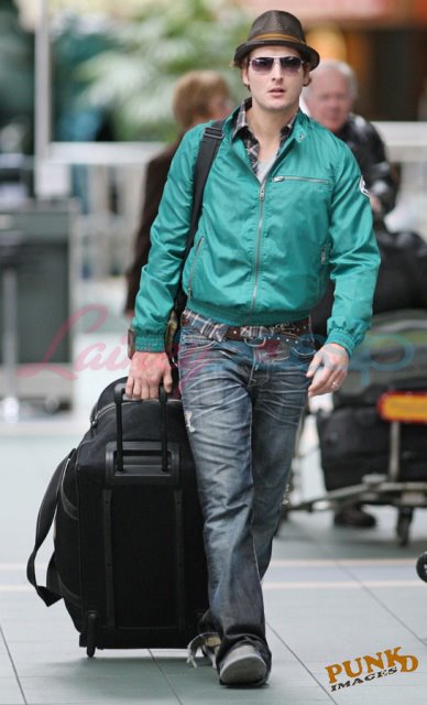 [peter-yvr-5-08may09.jpg]