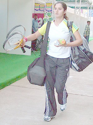 [sania-mirza-hot-pictures.jpg]