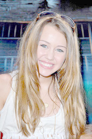 [miley-cyrus-monster-house-2.jpg]