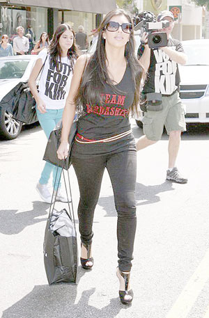 [kim-kardashian-team-dancing-with-the-stars.jpg]