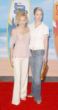 [christina-applegate-teen-choice-awards-1.jpg]