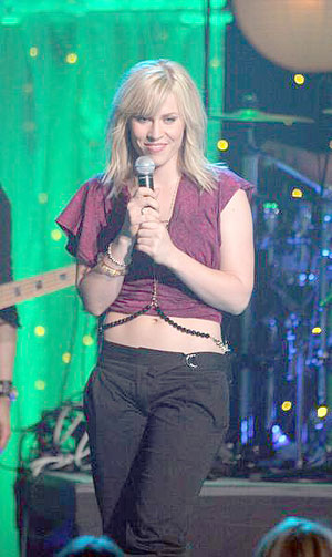 [natasha-bedingfield-nick-lachey-custom-concert-5.jpg]