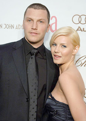 Elisha Cuthbert Avery