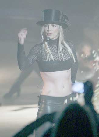 [Britney+Spears+27th+Birthday+Pictures+(8).jpg]
